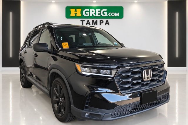 Used 2023 Honda Pilot Sport image 4