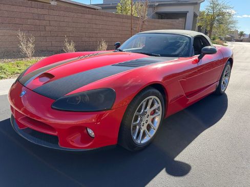 Used 2004 Dodge Viper SRT-10 image 2