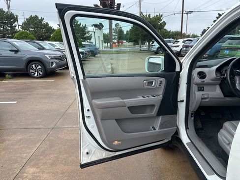 Used 2015 Honda Pilot Touring image 9