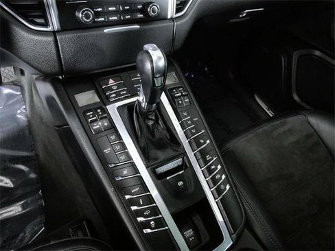 Used 2017 Porsche Macan GTS image 19
