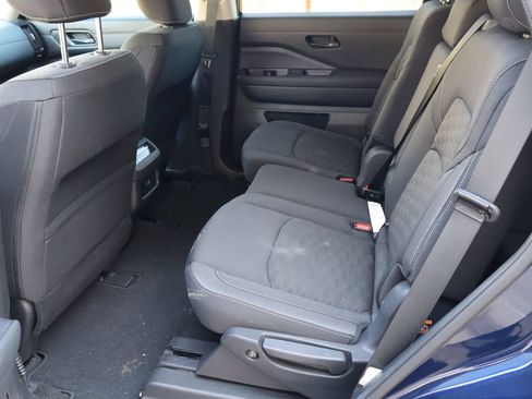 Used 2024 Nissan Pathfinder SV FWD image 5
