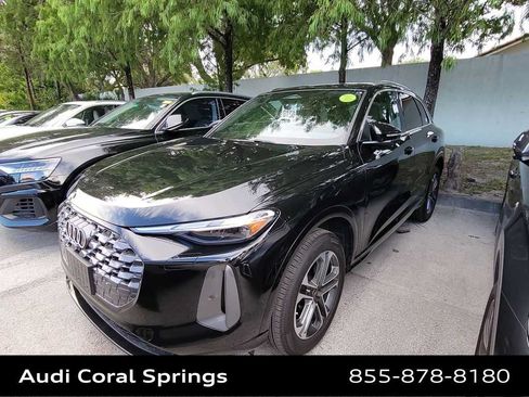 Certified 2025 Audi Q5 Premium w/ Convenience Package AWD/4WD image 3