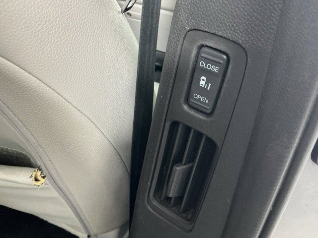 Used 2018 Honda Odyssey Touring image 11