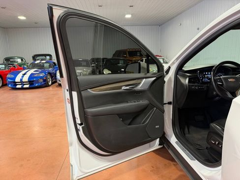 Used 2022 Cadillac XT6 Premium Luxury w/ Platinum Package image 16