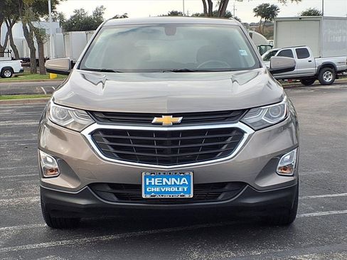 Used 2018 Chevrolet Equinox LT image 2