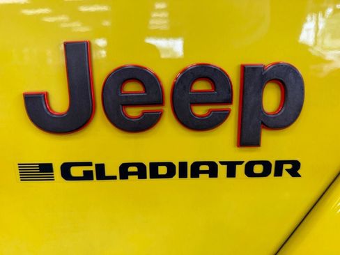 Used 2023 Jeep Gladiator Mojave w/ Trailer Tow Package AWD/4WD image 34