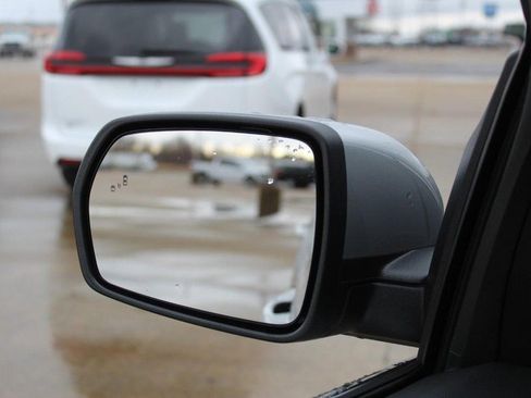 Used 2024 Ford Edge SEL image 30