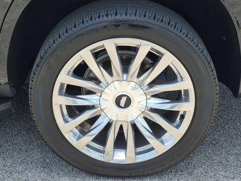 Used 2021 Cadillac Escalade Premium Luxury RWD image 25