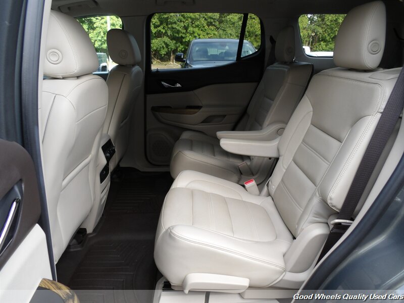 Used 2017 GMC Acadia Denali w/ Technology Package FWD image 12