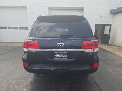 Used 2016 Toyota Land Cruiser AWD/4WD image 4