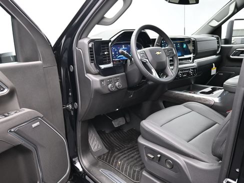 New 2026 Chevrolet Silverado 2500 LTZ w/ LTZ Convenience Package AWD/4WD image 9