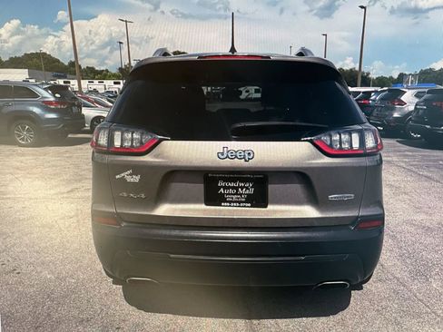Used 2019 Jeep Cherokee Latitude Plus w/ Comfort/Convenience Group AWD/4WD image 5