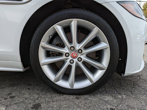 Used 2017 Jaguar XF R-Sport image 48