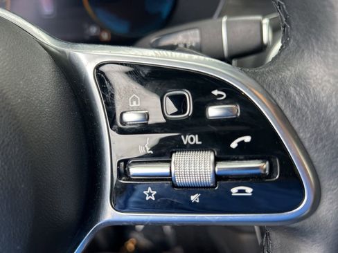 Used 2022 Mercedes-Benz GLC 300 image 44