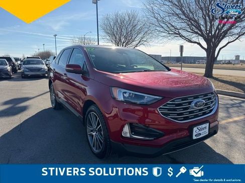 Certified 2022 Ford Edge Titanium image 3