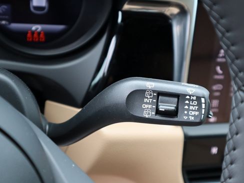 New 2025 Porsche Macan image 30