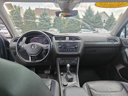 Used 2019 Volkswagen Tiguan SEL Premium AWD/4WD image 12
