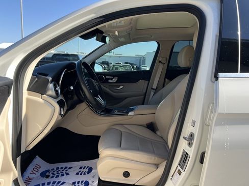 Used 2022 Mercedes-Benz GLC 300 4MATIC image 9
