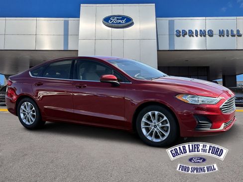 Used 2019 Ford Fusion SE FWD image 1