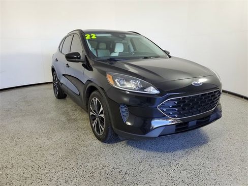 Used 2022 Ford Escape SE w/ SE Sport Appearance Package image 31