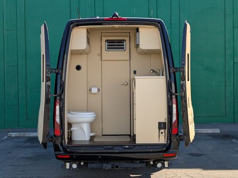 Used 2019 Mercedes-Benz Sprinter 170 Cargo image 25