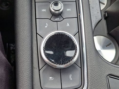 Used 2022 Cadillac XT6 Sport w/ Technology Package image 26