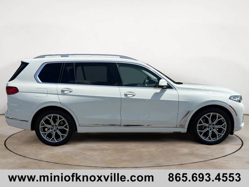 Used 2022 BMW X7 xDrive40i w/ Premium Package AWD/4WD image 2