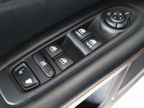 Used 2019 Jeep Compass Limited image 16