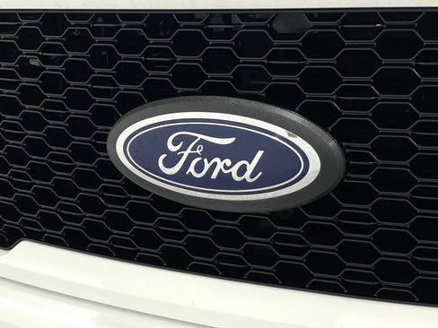 Used 2018 Ford F150 XLT w/ Equipment Group 302A Luxury AWD/4WD image 37
