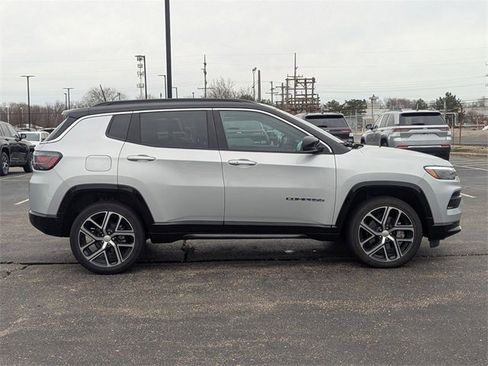 Used 2024 Jeep Compass Limited w/ Elite Group image 2