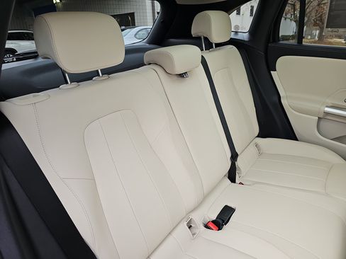 Certified 2025 Mercedes-Benz GLA 250 4MATIC image 13