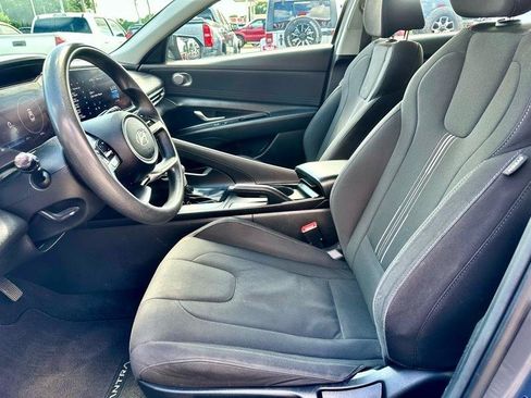 Used 2024 Hyundai Elantra SEL FWD image 9
