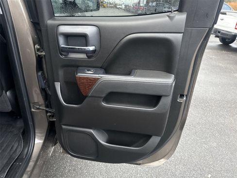 Used 2015 GMC Sierra 1500 SLE w/ SLE Value Package image 21