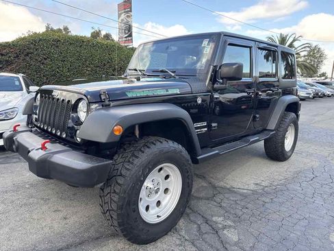Used 2018 Jeep Wrangler Unlimited Sport S AWD/4WD image 4