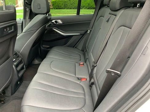 Used 2022 BMW X5 xDrive40i AWD/4WD image 17