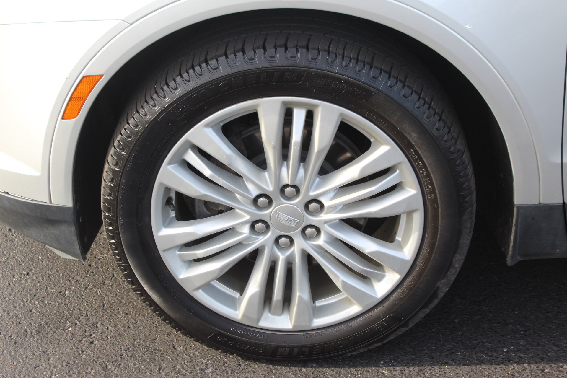 Used 2019 Cadillac XT5 Premium Luxury FWD image 10