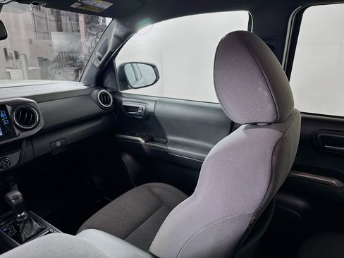 Certified 2019 Toyota Tacoma TRD Sport w/ Technology Package image 19