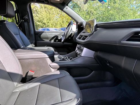 Used 2023 GMC Yukon SLT w/ SLT Luxury Package image 7