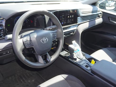 Used 2025 Toyota Camry LE w/ Convenience Package FWD image 4