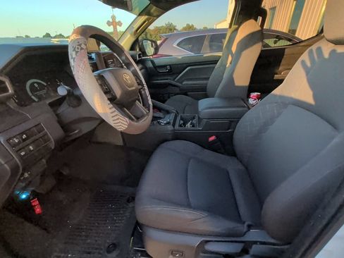 Used 2025 Toyota Tacoma SR AWD/4WD image 6