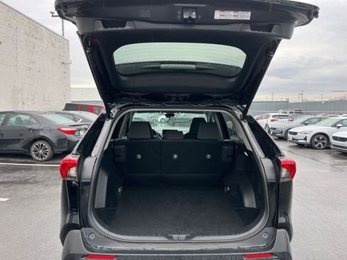 Used 2025 Toyota RAV4 XLE image 32