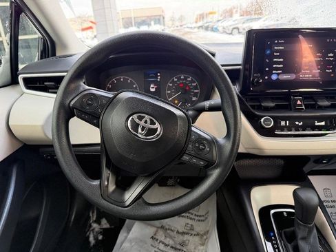 Used 2025 Toyota Corolla LE image 14