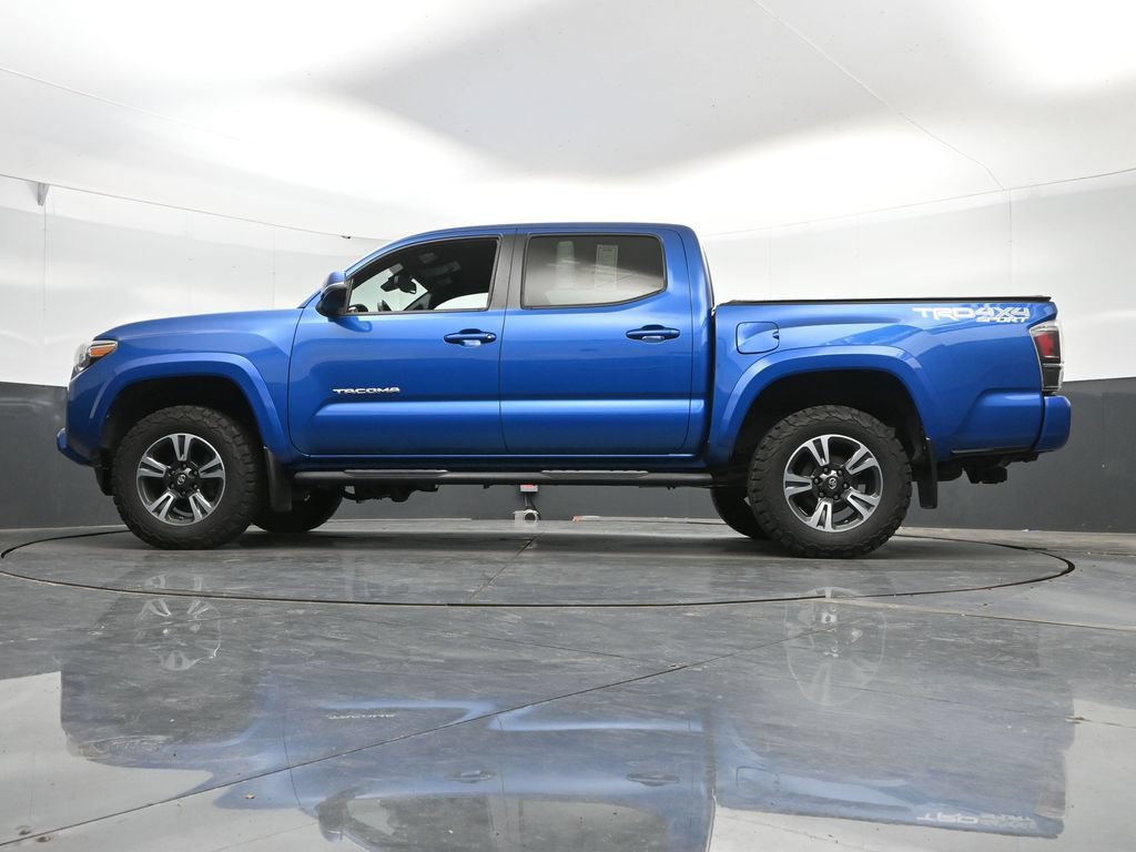 Used 2018 Toyota Tacoma TRD Sport AWD/4WD image 46