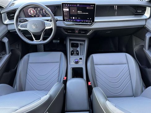 New 2026 Volkswagen Tiguan SE image 11