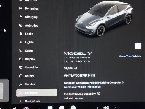 Used 2022 Tesla Model Y Long Range image 26