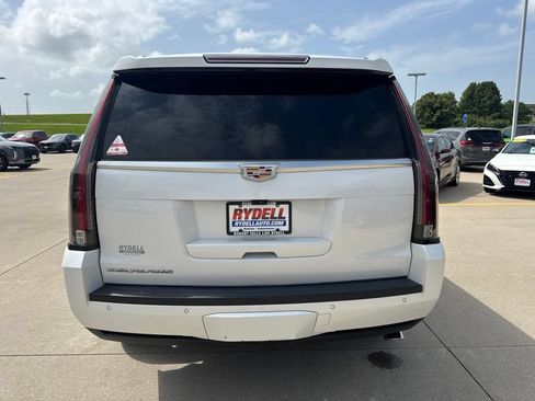 Used 2017 Cadillac Escalade Premium Luxury AWD/4WD image 34