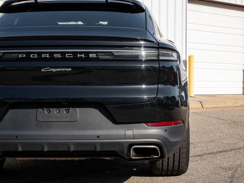 Used 2025 Porsche Cayenne E-Hybrid Coupe image 15