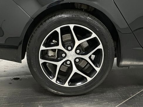 Used 2017 Buick Regal Sport Touring FWD image 28