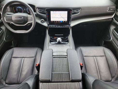 Certified 2024 Jeep Wagoneer Series II w/ Flexible Seating Group RWD image 24