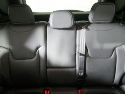 Used 2015 Jeep Renegade Limited image 13